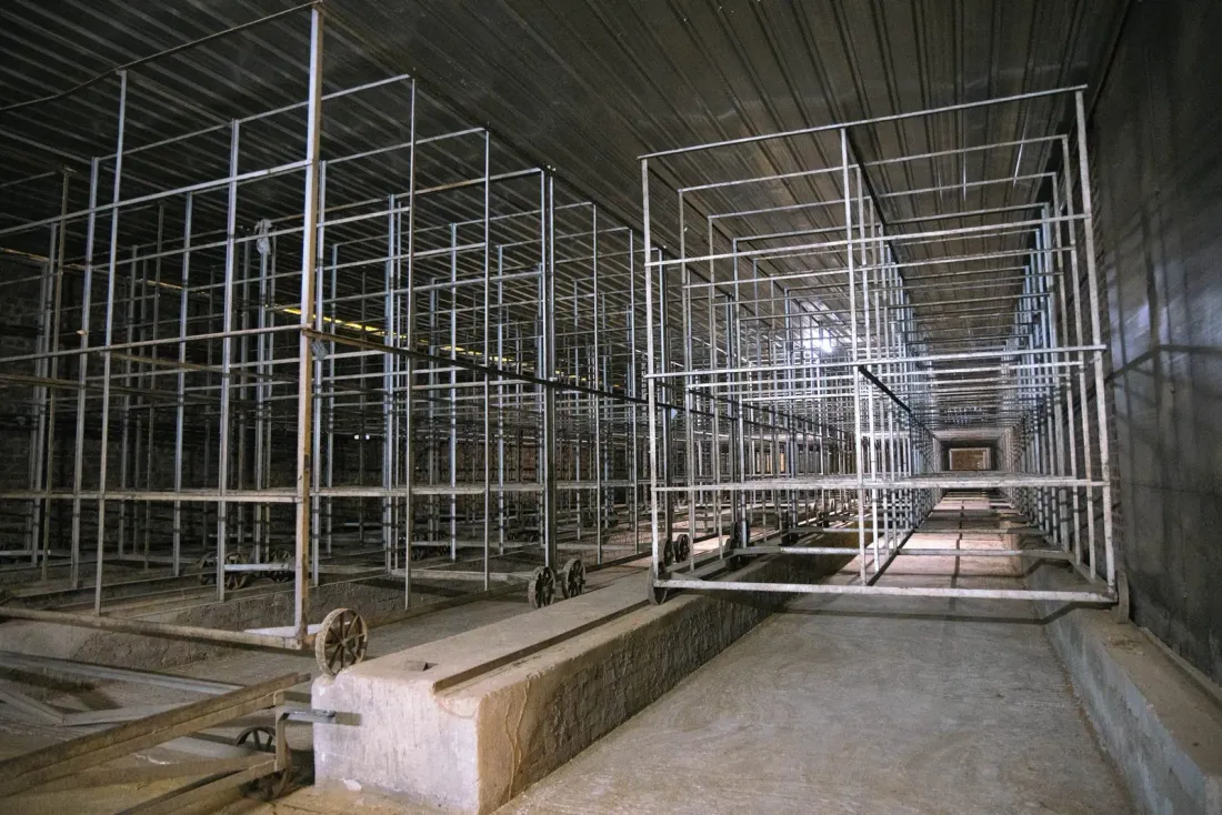 Tobacco Curing Tunnels tunnels in use photo 2
